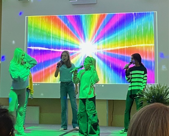 SFO-spisesal og scene er åpnet!