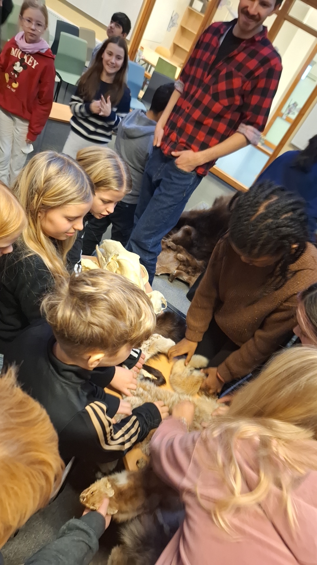 Besøk fra Rovdyrsenteret