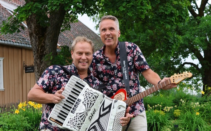 Jordbærfest med musikk & moro